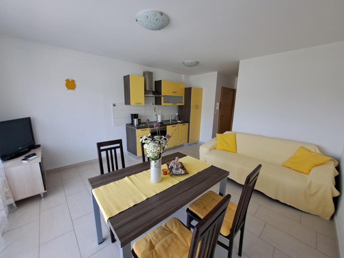 Apartments Fran I Baska  Exterior photo